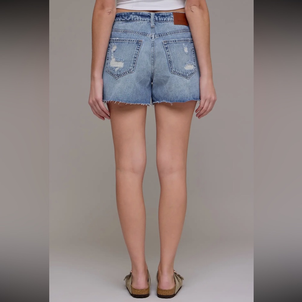 Hidden Jeans Distressed High Rise Shorts NWT Retail:$94 - Picture 3 of 7